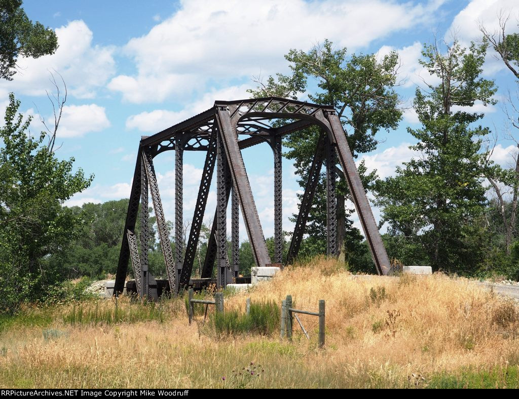 Former NP bridge